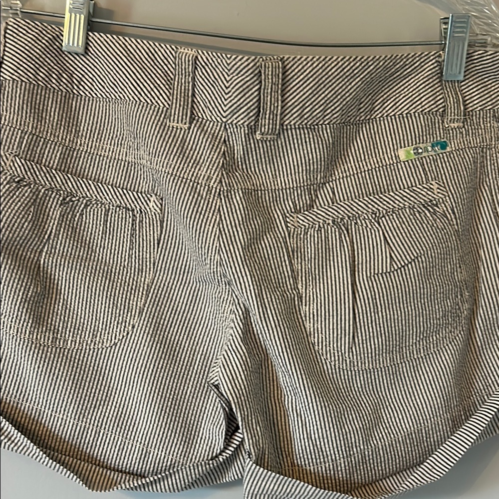 Split Black and White Bermudas Casual Shorts - Picture 2 of 3